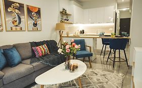 Delta-Central Elegant Apartment By Optimum Link